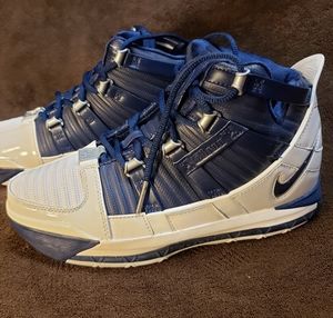 Mens Nike lebron shoes size 07.0